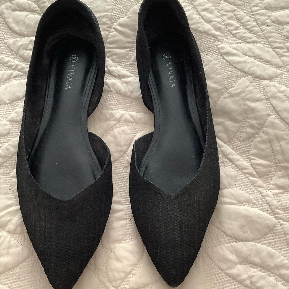VIVAIA Classic Black Pointed Loafers